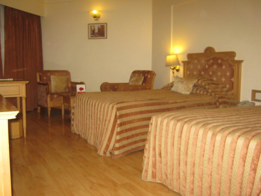 เดอะ ไพรด์ โฮเต็ล นาคปุระ Hotel ภายนอก รูปภาพ