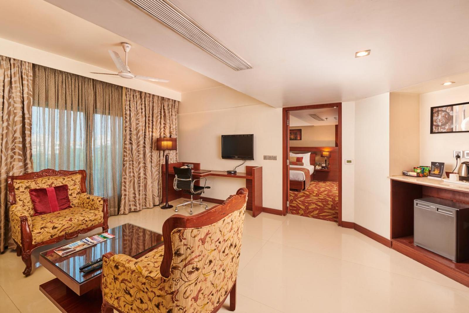 เดอะ ไพรด์ โฮเต็ล นาคปุระ Hotel ภายนอก รูปภาพ